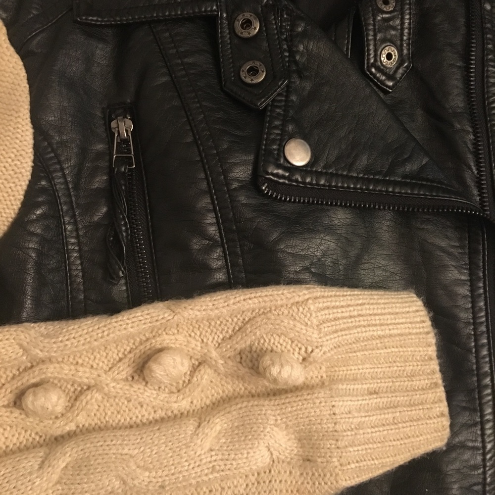 Faux leather and knit sleeve jacket - Picture 2 of 6